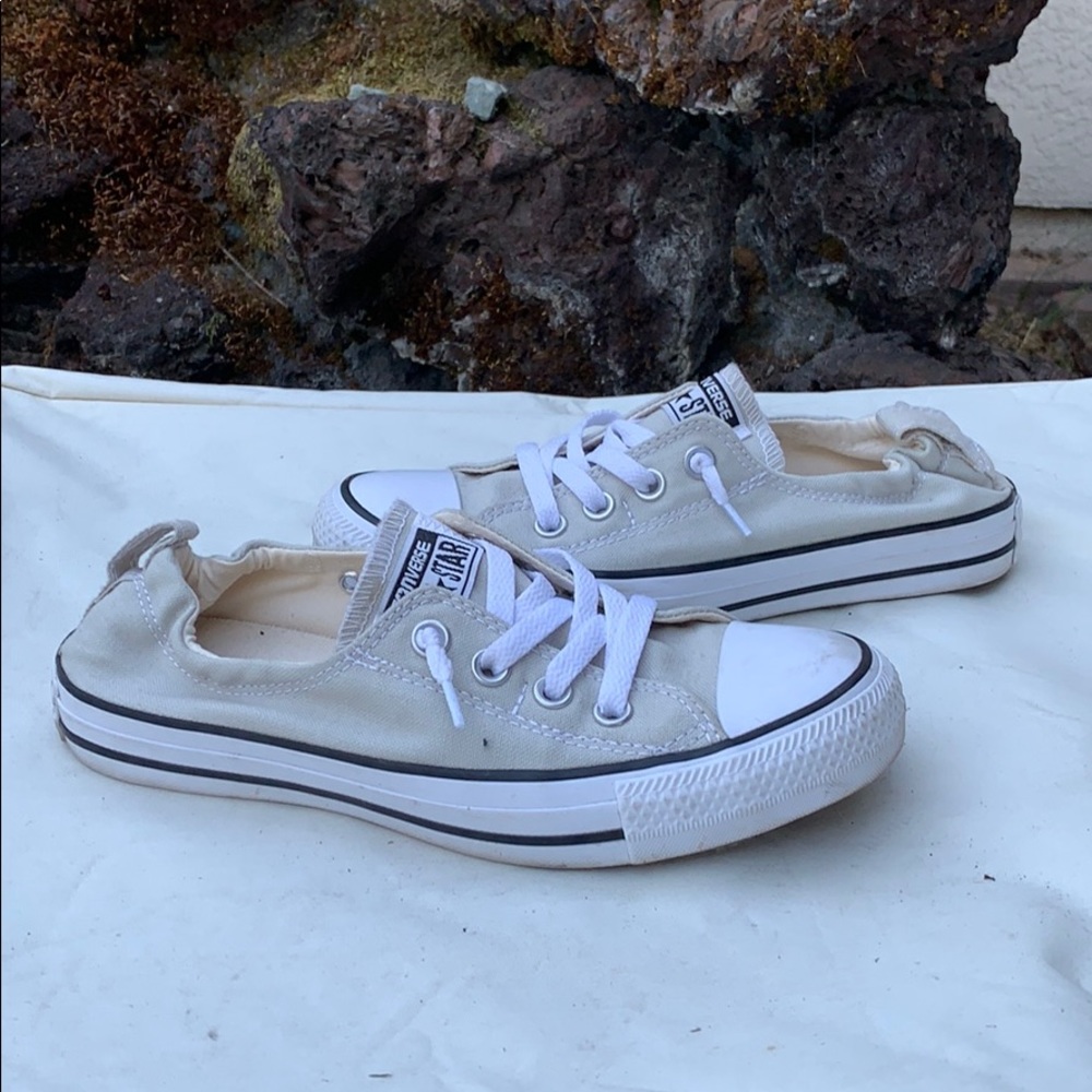 Converse women’s size 7